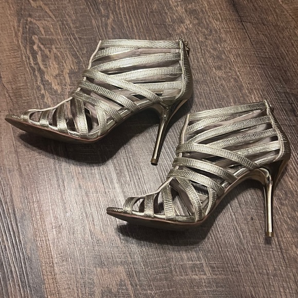 Michael Kors Gold Strappy Heels Size 8 - Picture 9 of 16